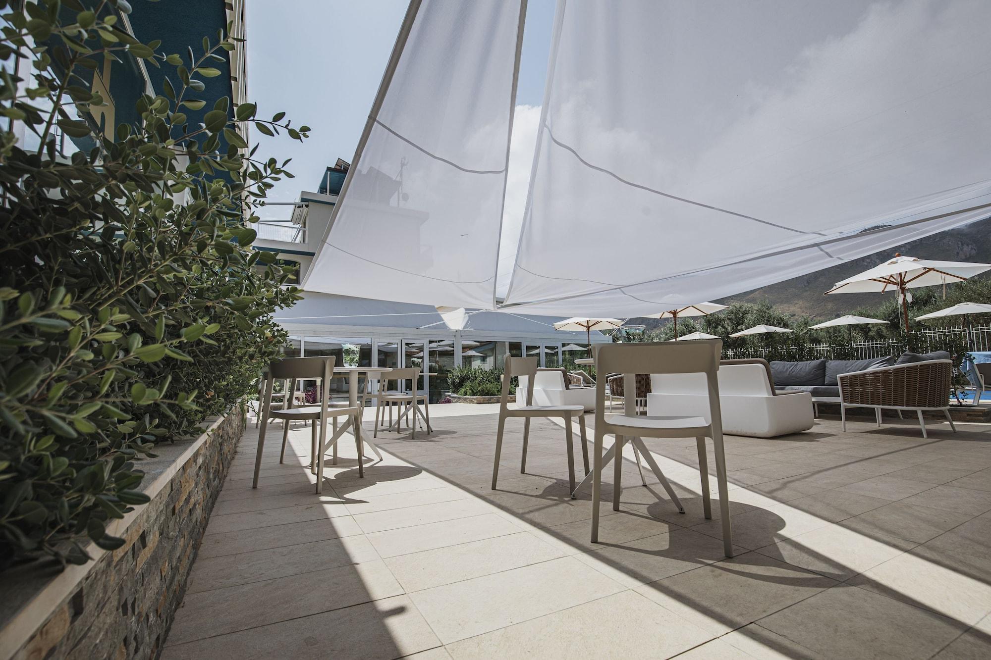 Principe Alogna Hotel & Spa Altavilla Milicia Exterior photo